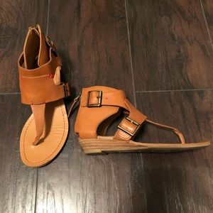 Size 6 dolce vita sandals